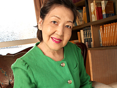 豊田伸枝　61歳